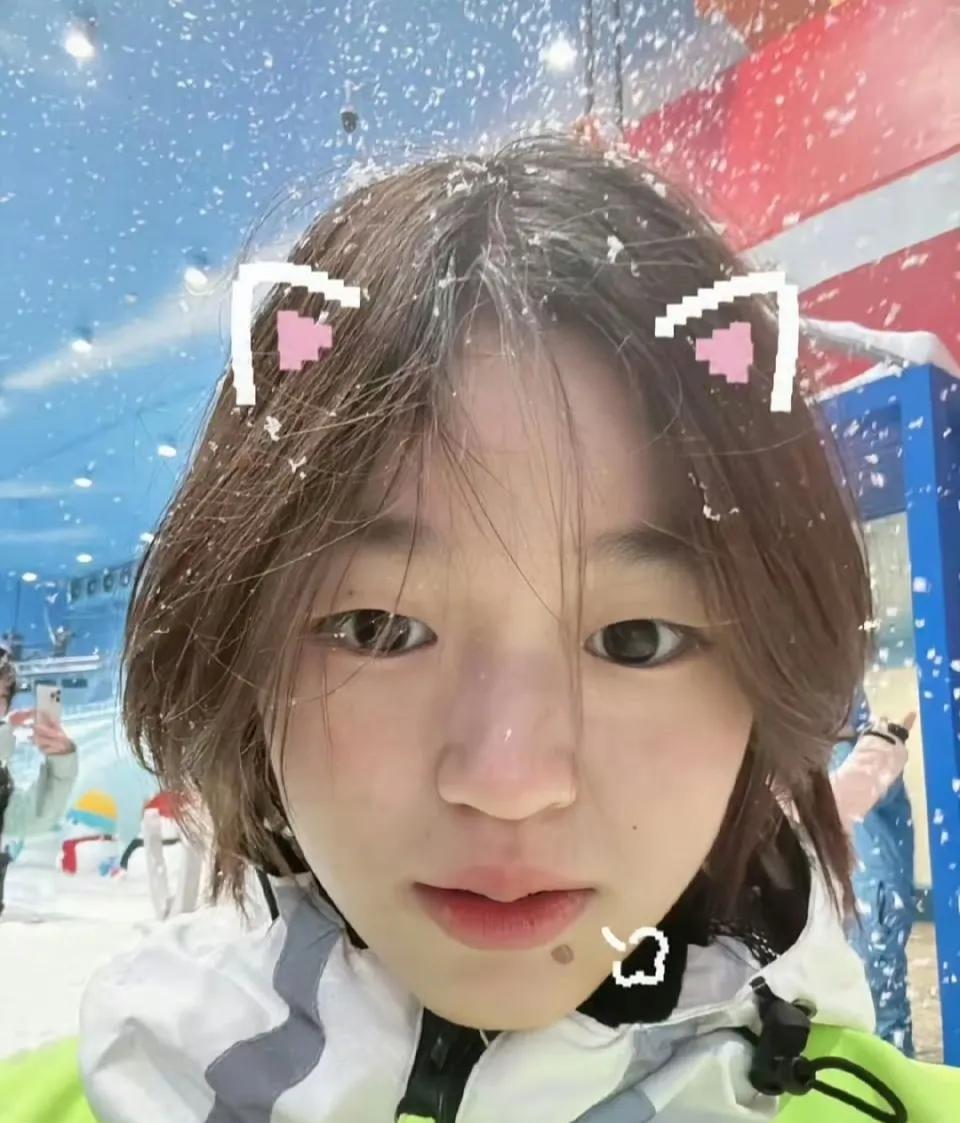 全红婵抖音坐拥1800万粉丝，却只喜欢在只有几千粉丝的外网更新日常，在那里，