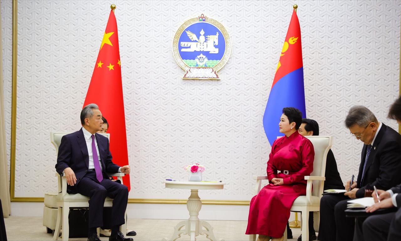 重磅兑现！蒙古国当场给出关键承诺，此次出访蒙古国收获满满！蒙古国总统呼日勒苏赫亲