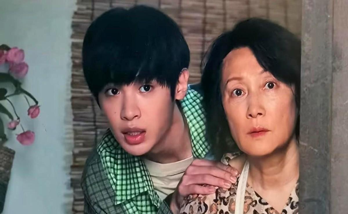 看了《四喜》的最新剧情剧中某角色留级不是笨或懒，是剧情让他当家庭粘合剂——调