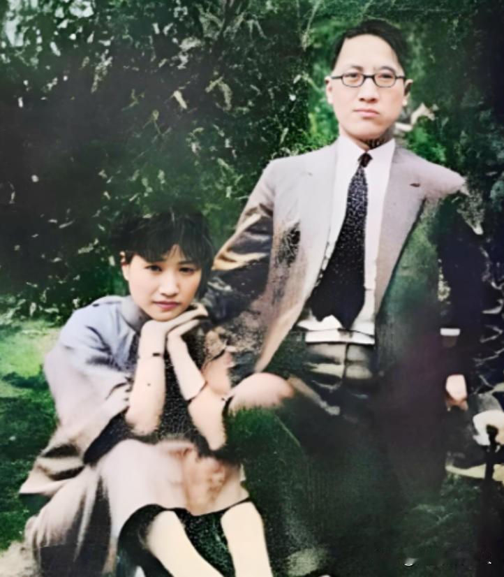 1931年，徐志摩想买条新裤子，竟发现家里一分钱都没有。他拎着破洞的裤子，哀求妻