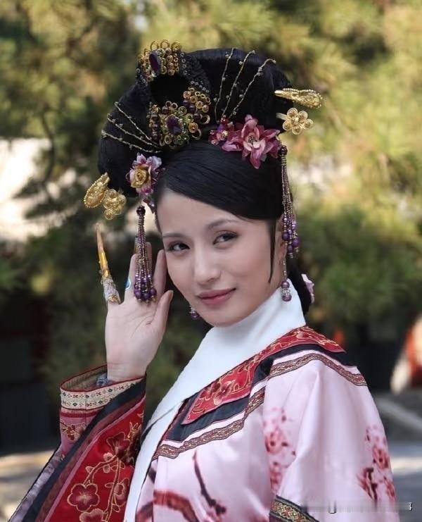 原来欣贵人的胎也是宜修所害！《甄嬛传》这段伏笔藏得够深《甄嬛传》里宜修“后