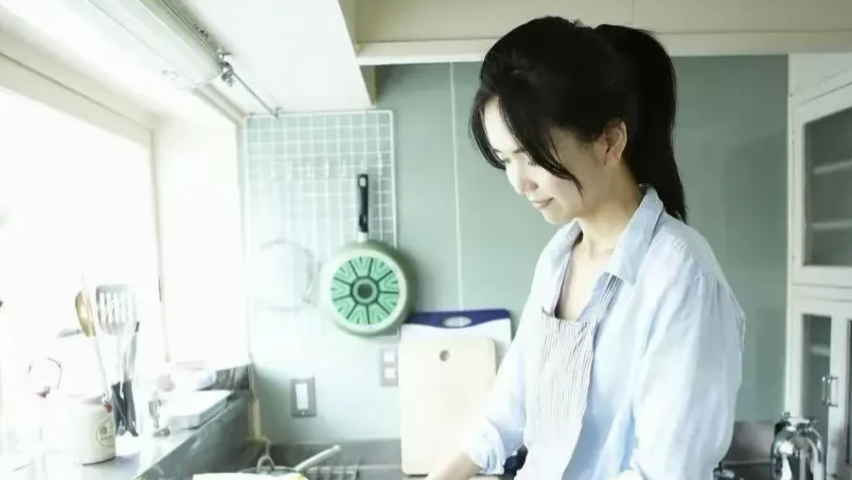 北京大兴，一女子应聘保姆，月薪7000元，雇主说好的只照顾1个孩子，结果上岗后才