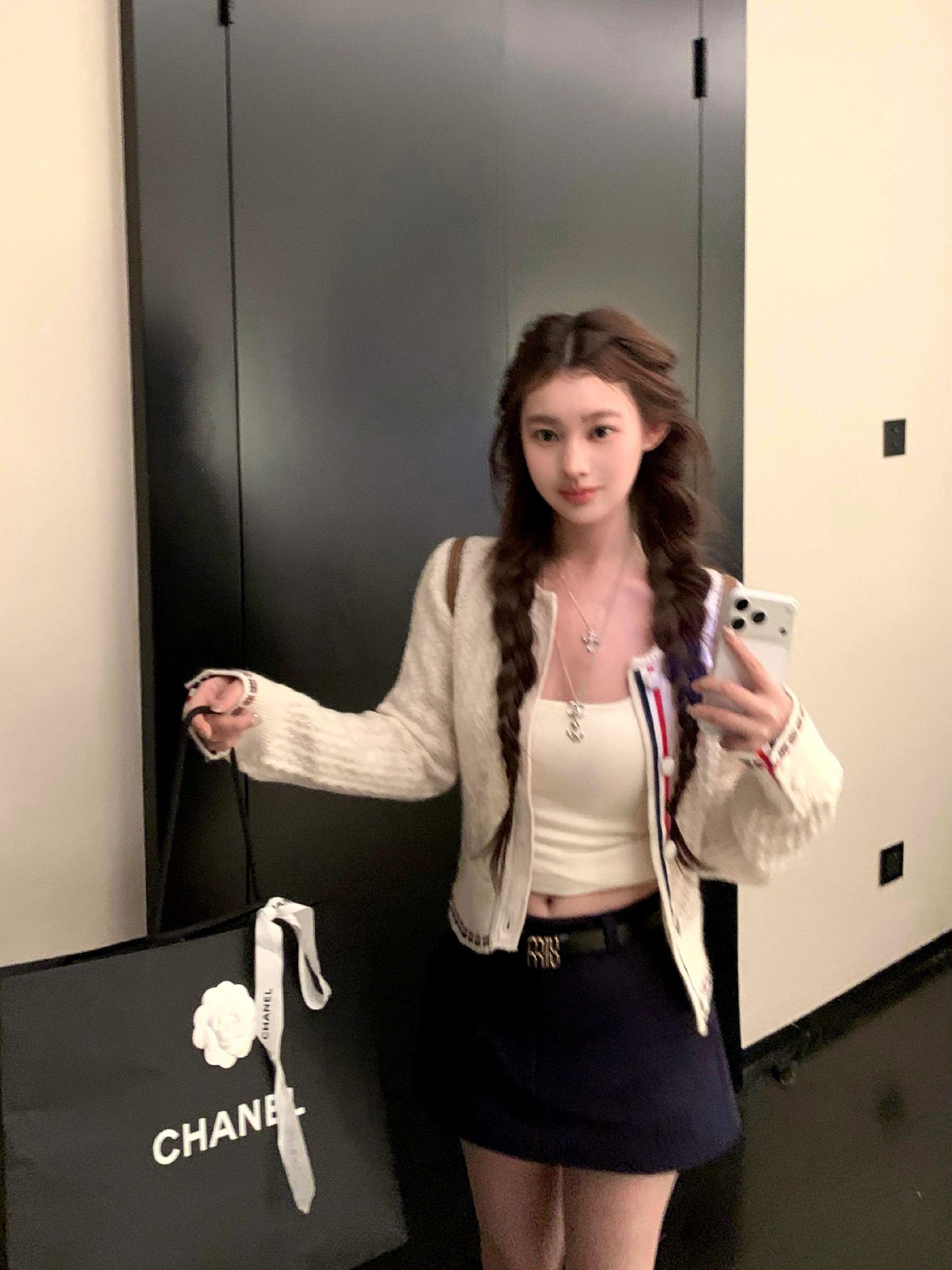 仿佛你只须静静看我一眼