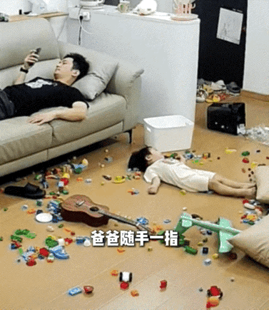 湖南有位爸爸，最近因为带娃火了一把。倒不是他做了什么惊天动地的大事，就是一件日常
