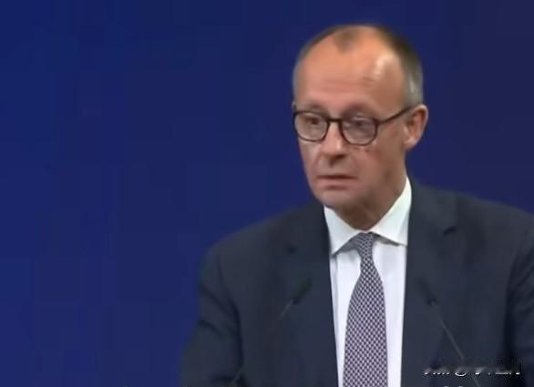 德国总理差点哭了!你在哽咽什么啦？哭什么哭，没出息！默茨（Friedric