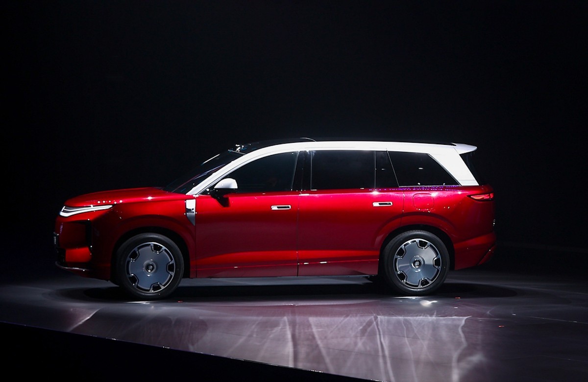 续航950公里，充电只要9分钟，这车真不讲道理。