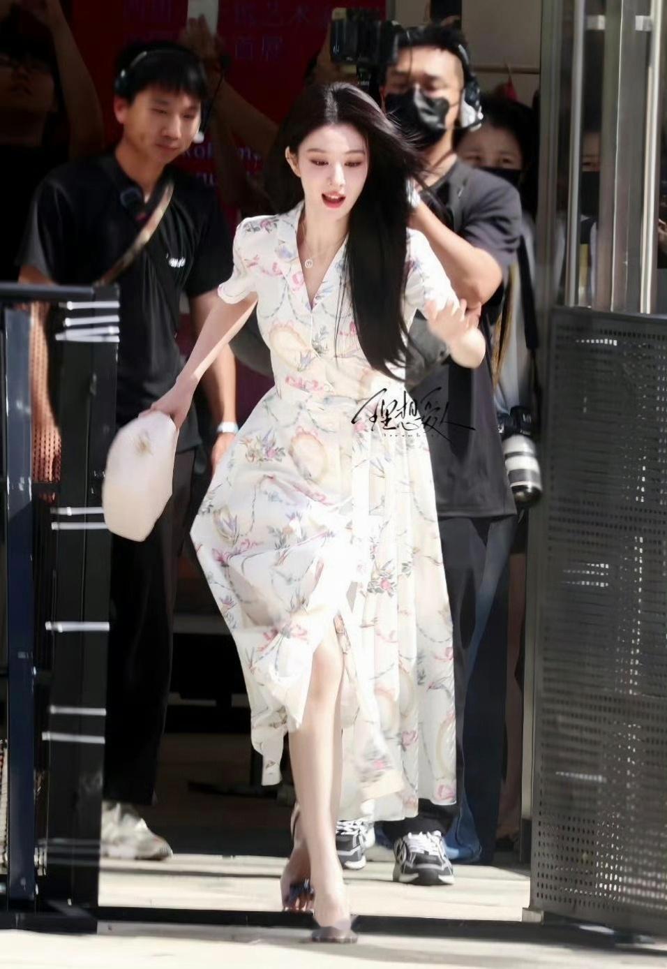 孟子义王楚然绊出神图，原来大美女随便一拍都是神图啊！