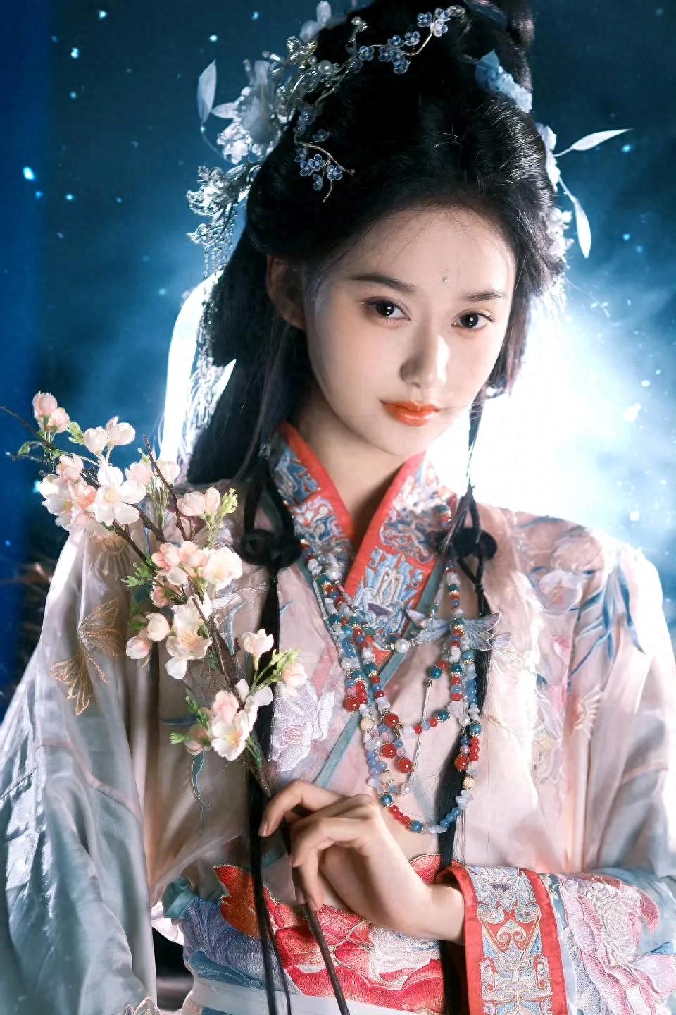 女星夏梦古风造型：沉鱼落雁，闭月羞花！