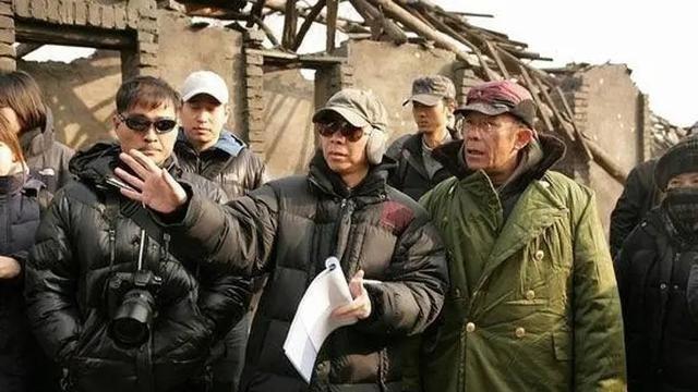 这部戏，全组人近乎白干。张涵予片酬20万，王宝强邓超零片酬。冯小刚攥着800