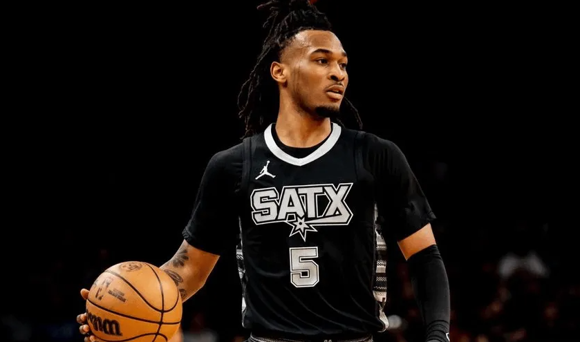 媒体CastleFor3转载了一名匿名西部主教练对卡斯尔的评价：“看斯蒂芬-卡