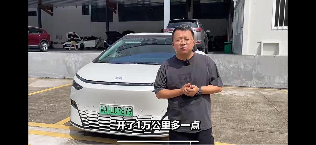今天看到晓波二手车卖X9买极氪009