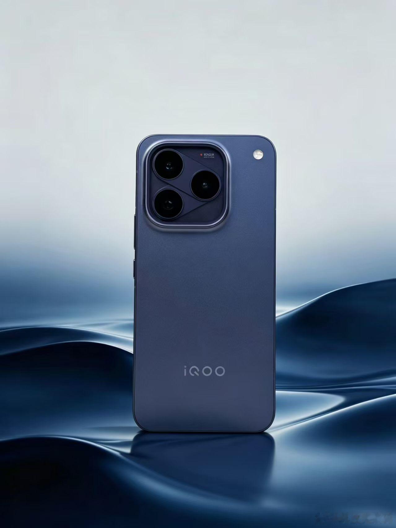 #iQOO16#很多旗舰做到99%就选择止步，iQOO16却瞄准剩下1%持续突破，追求底层技术带来的