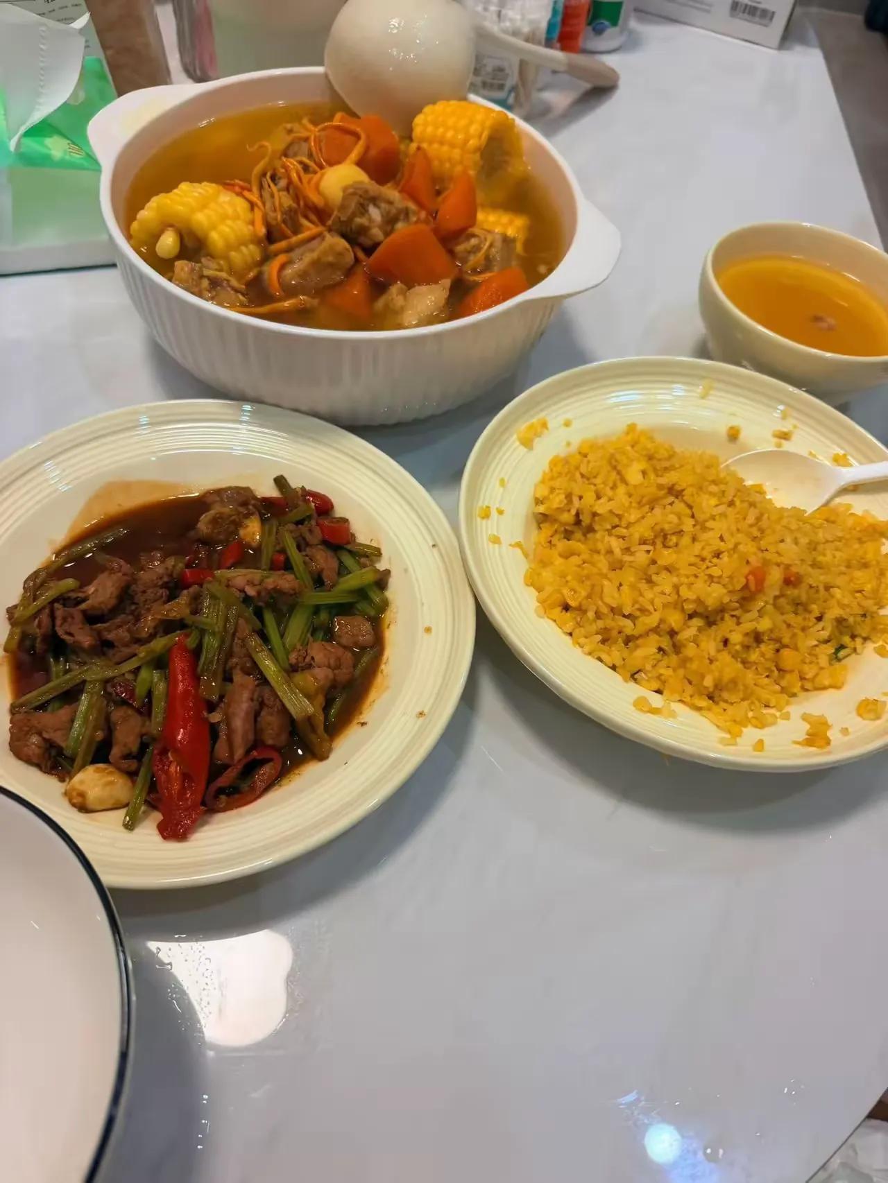 跟任何人说话，不要含有信息。这话是我爸说的。他干了一辈子信访接待，退休前最大