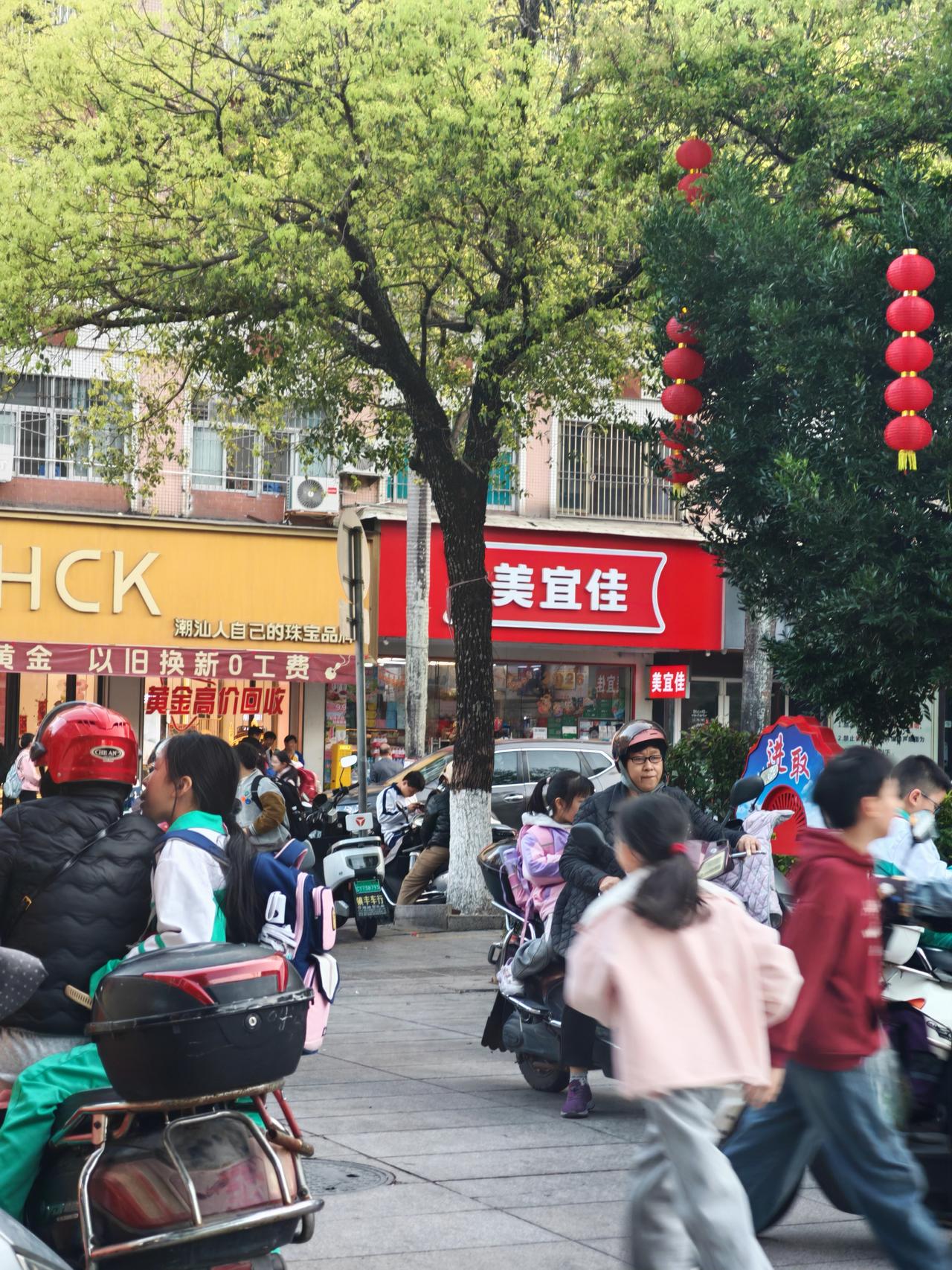 90%的人不知道，春天让娃坚持跳绳，好处比其他季节更明显，尤其适合长身体的阶段。