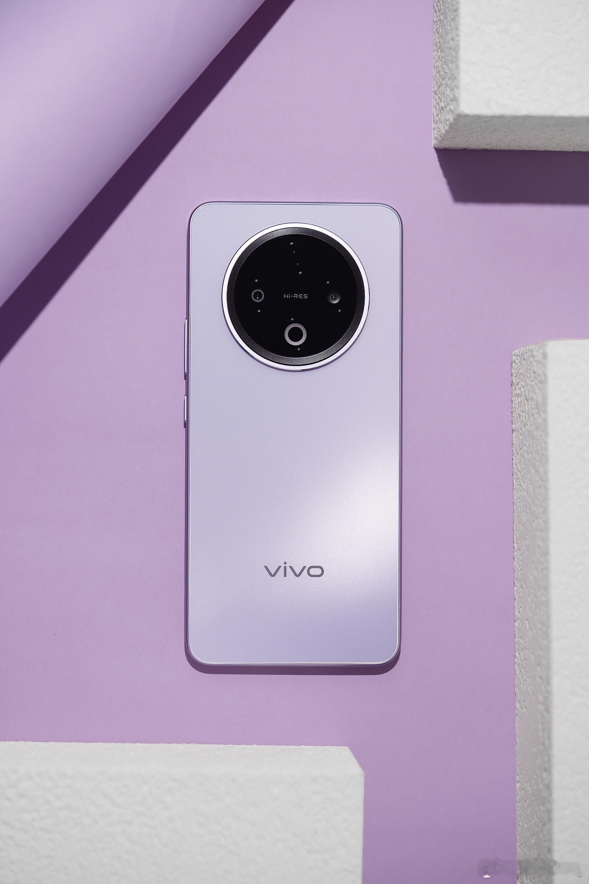 分享几张vivoY500「龙晶紫」图赏～vivoY500堪称续航与耐用的“双