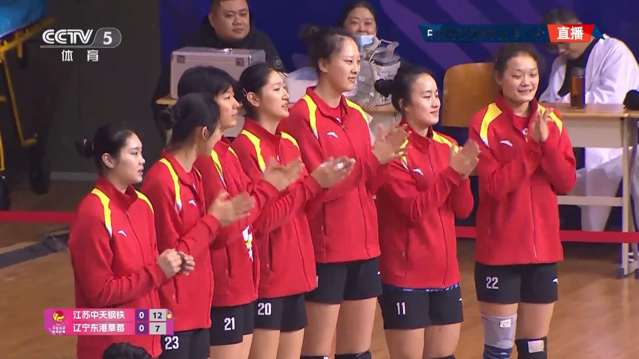 中国排球超级联赛中国排球超级联赛女排A级常规赛昨天展开第十轮比赛。卫冕冠军江苏