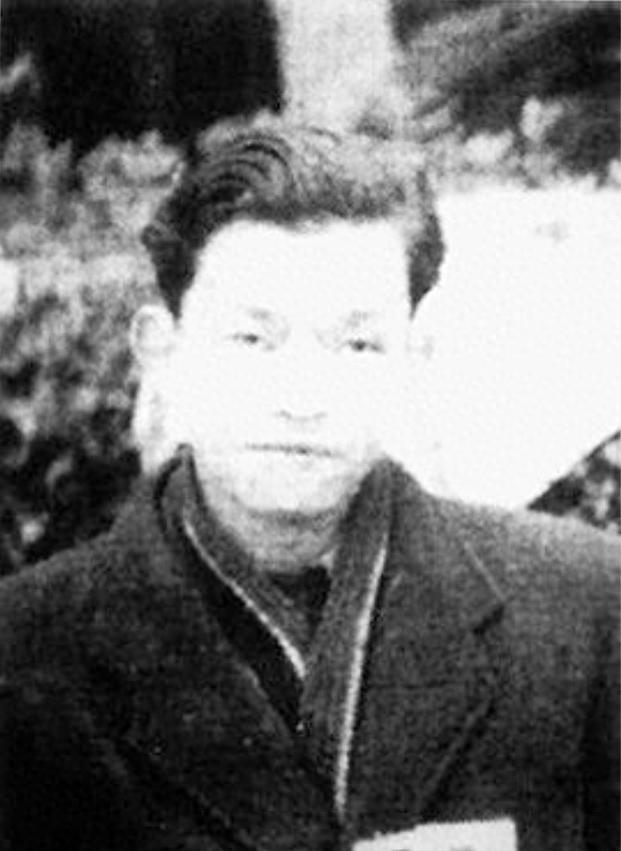 在渣滓洞大屠杀中刘德彬为逃生躲在床下装死，岂料特务返回让他险些丧命！1949年
