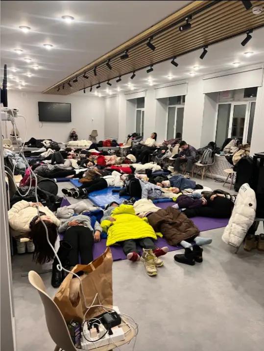 藏不住了，紧急突发！2月17日，据每日经济新闻报道，受暴雪封路影响，自2月14