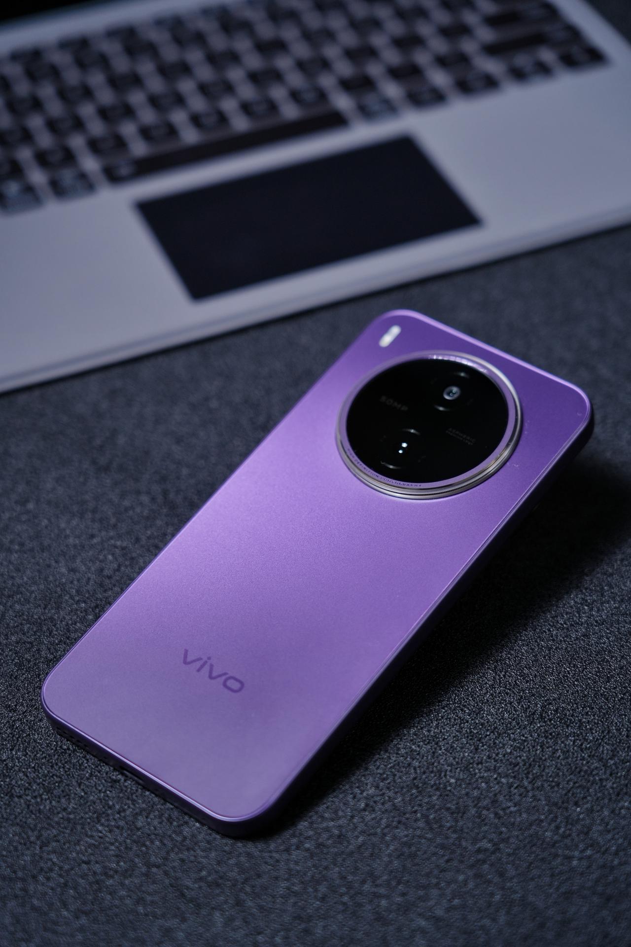 vivoY600Pro实测！-电池容量相较于上代增加了3200毫安时。