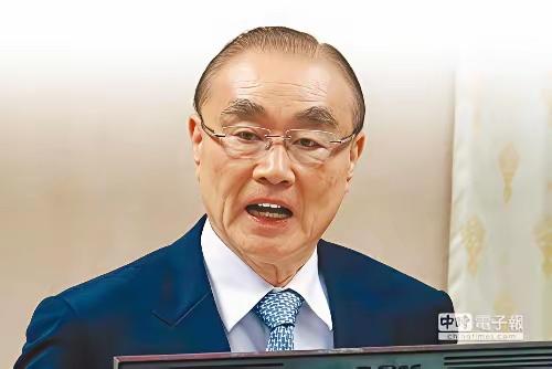 蔡英文任命的台军前“防长”冯世宽，公开与台独分子划清界限：“我是江苏淮安人，是中