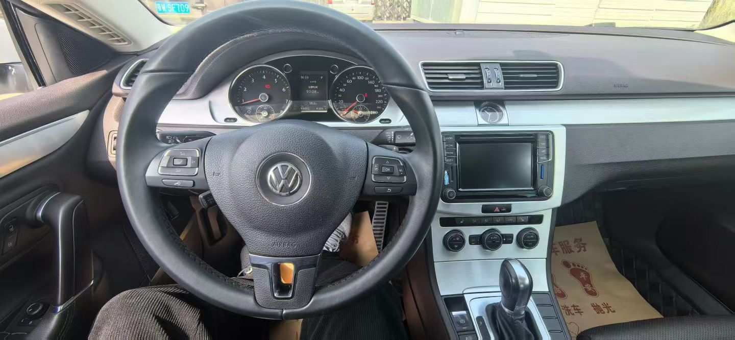 来一台18年大众CC1.8T豪华版指导价26.88万个人一手车，行驶9万公里实