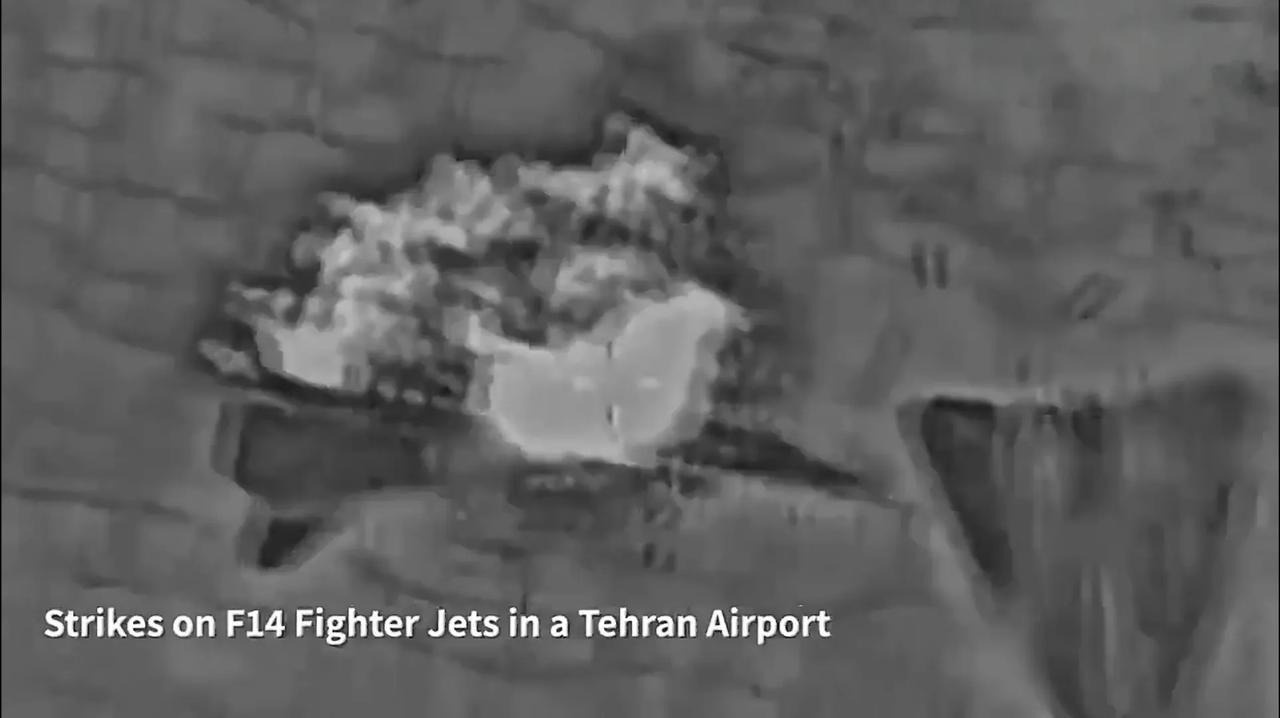让人绷不住了，美军轰炸的伊朗F-14战斗机竟然是地面上画的画[捂脸哭]。虽然炸的挺