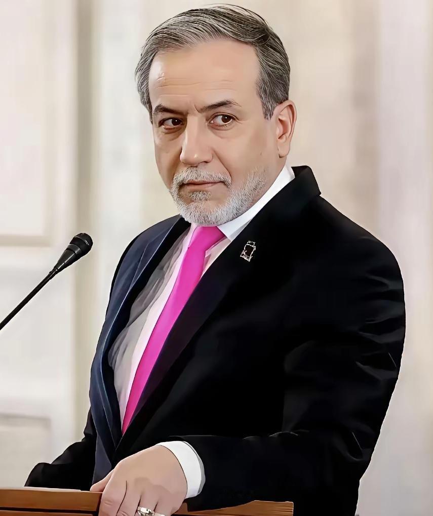 伊朗消息阿拉格齐已率代表团启程2月16日，伊朗外长阿拉格齐已率代表团启程前往