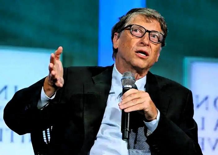 科技大佬比尔·盖茨最近又发话了，预言不出十年，像医生、老师这样的“铁饭碗”工作，