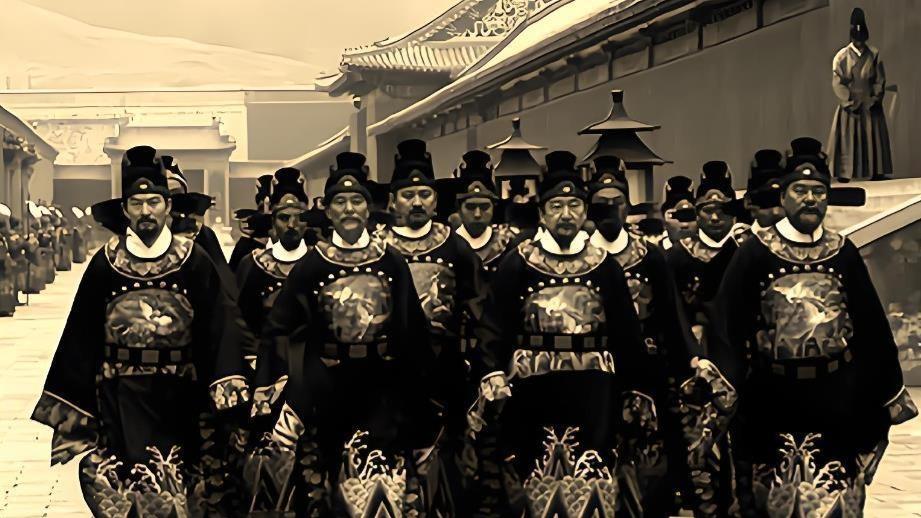 说到底，王朝周期律，就是一个字:税！只要能收上税，哪怕饿死一半的人，