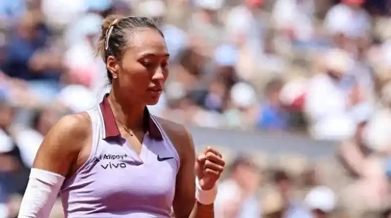 郑钦文力克拉杜卡努首进草地赛四强在刚刚结束的WTA500伦敦站女单1/4决赛