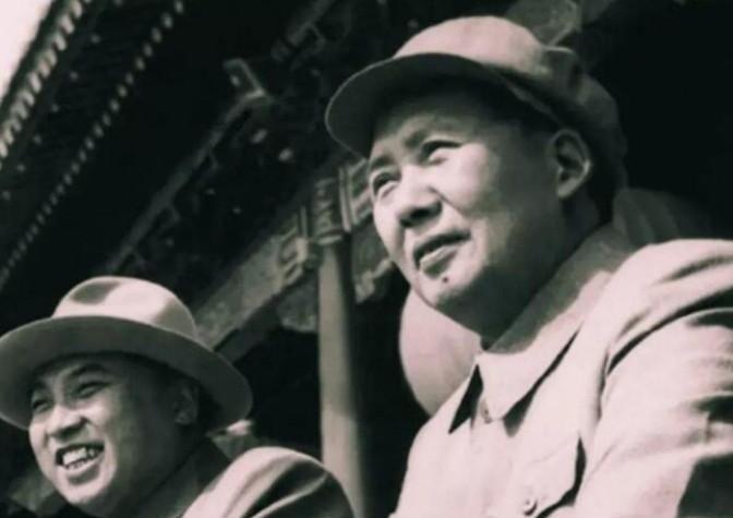 1954年，金日成千里迢迢送了24箱苹果给毛主席，主席却一声令下分给警卫团吃，没