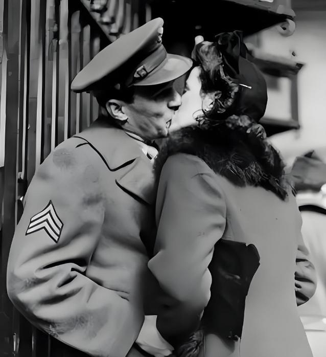 1944年，德国721细菌研究所，一位女管理员哀求负责人亨内博士吻别，博士不假思