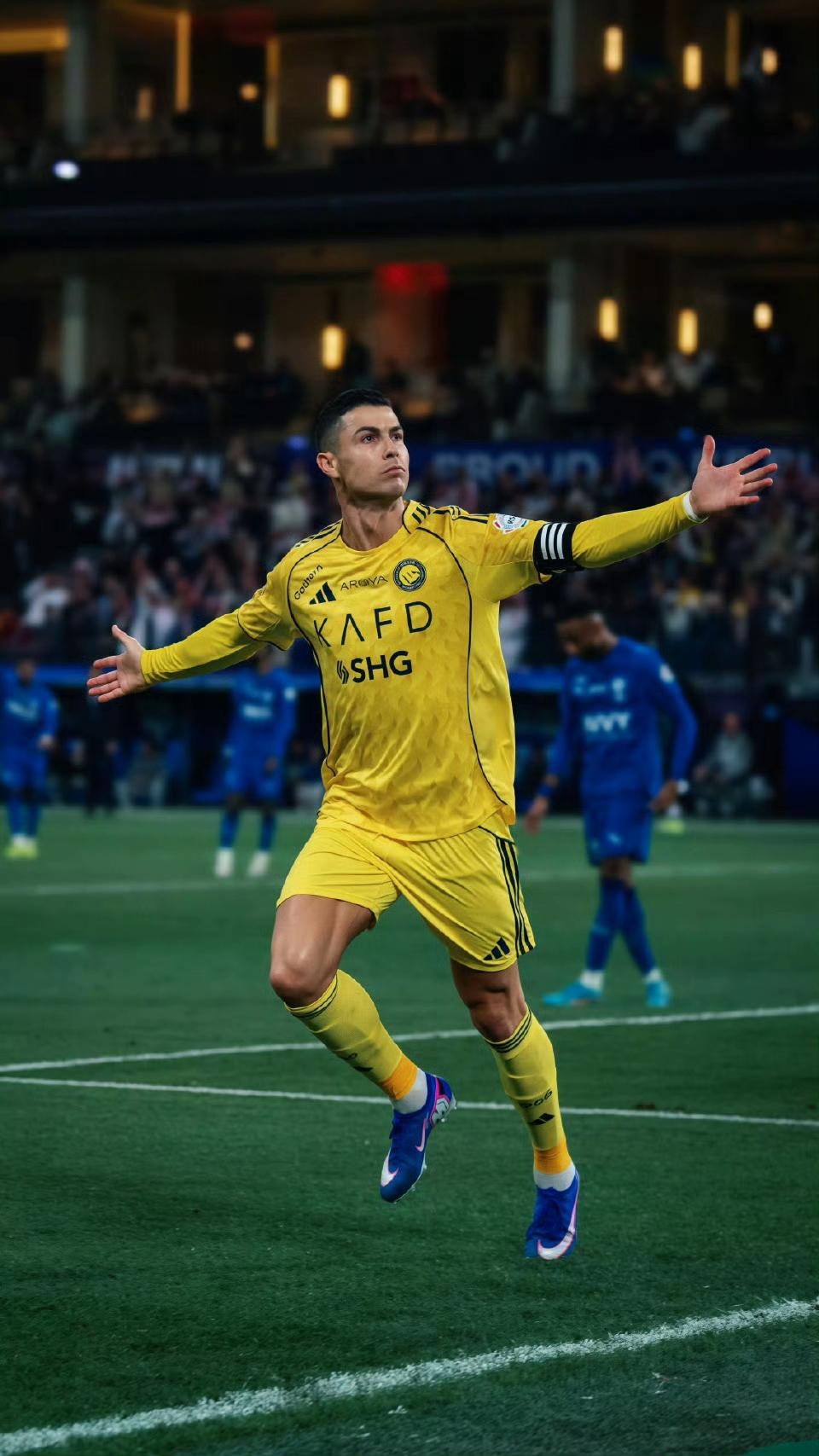 他们的弱点都是C罗的优点，你们说谁是Goat？梅西的弱点：头球姆巴佩的弱点：