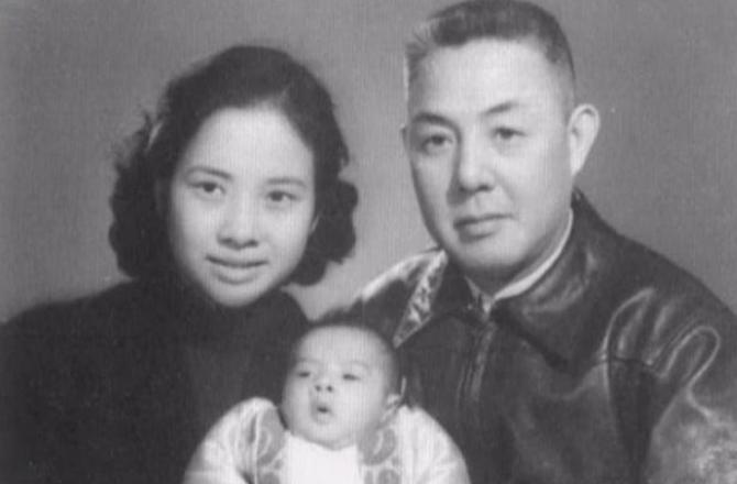 1959年，48岁开国上将爱上25岁女舞蹈演员，女方父母强烈反对，将军多次放下身