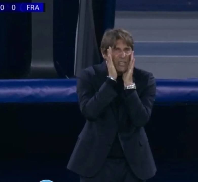 那不勒斯欧冠主场再平，米兰球迷郁闷，单线意甲优势要被孔蒂的弃欧冠保意甲大法给破了