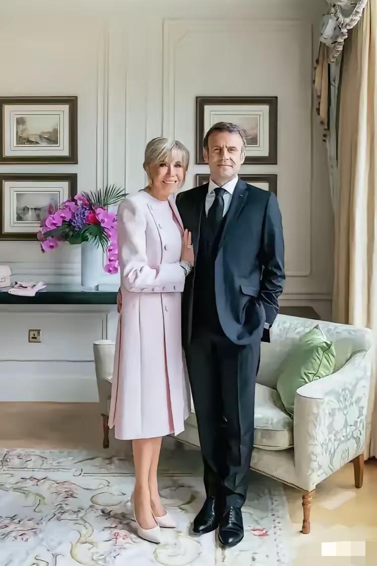 72岁布丽吉特四次陪马克龙访华，这哪是“嫁得好”，分明是双向奔赴的底气！零下