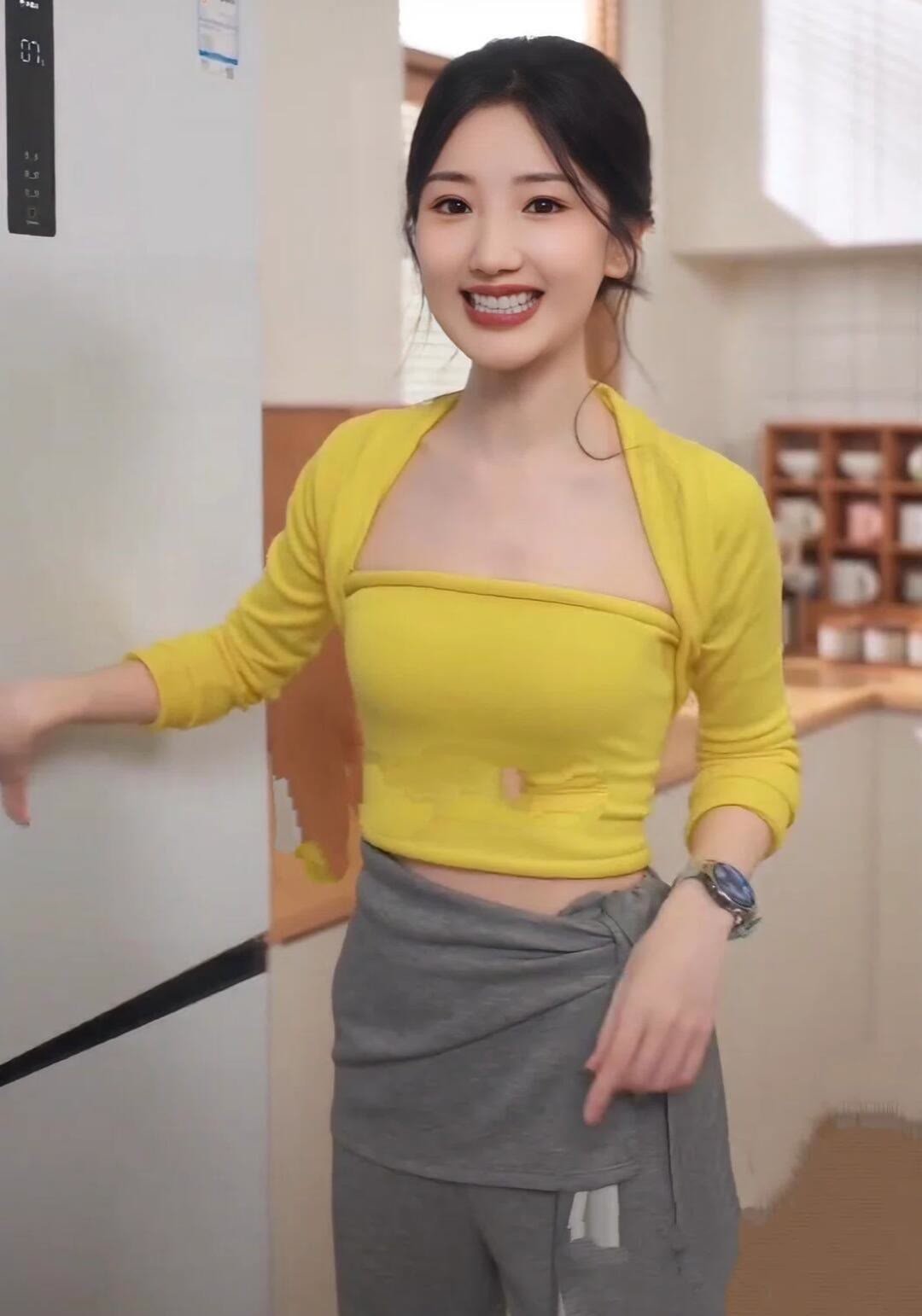 毛晓彤亲妈真有女人味啊[爱心]​