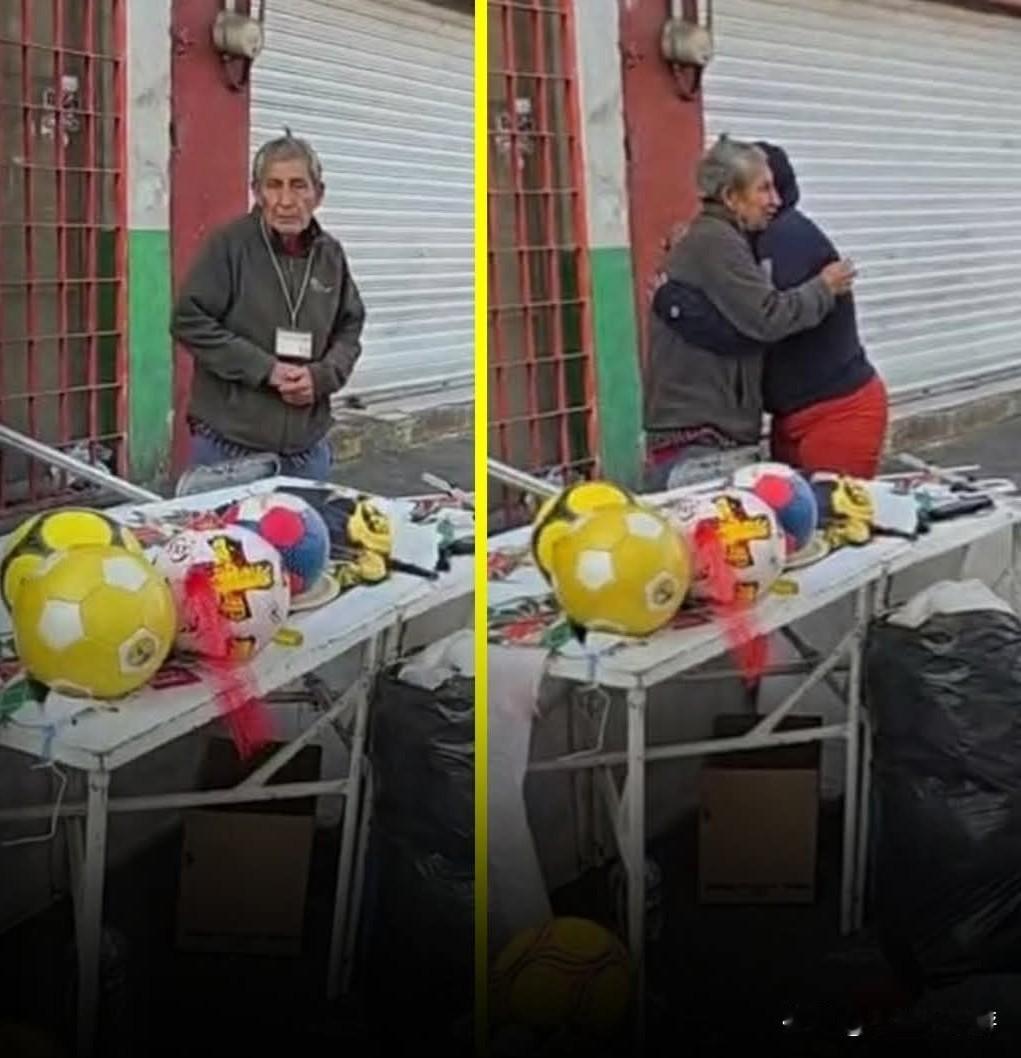 八旬老人街头卖玩具为妻筹药费，社交平台直播引爱心汇聚他花了好几个小时，等待