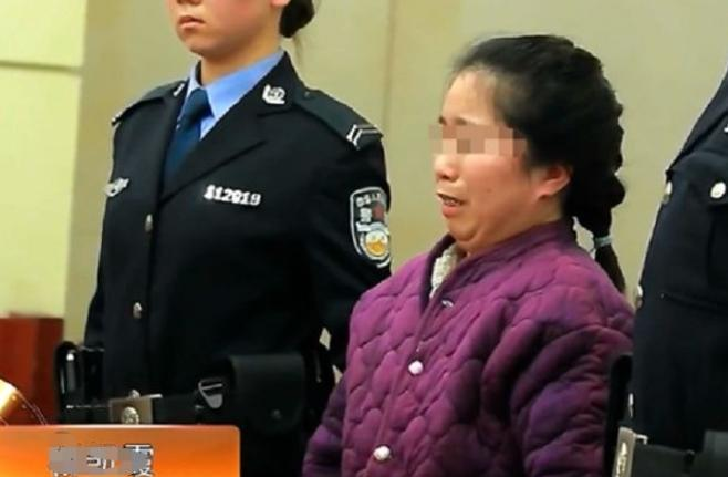 “这是恶魔！”2015年，北京，一男子发现儿子的臀部竟满是针眼，随即将孩子送往医
