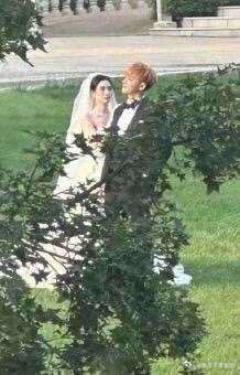 有网友偶遇徐艺洋黄子韬拍婚纱照？有评论说黄子韬好像一直高傲的火鸡…[doge]