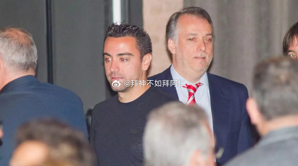 据《每日体育报》报道，哈维最近在接受采访时言辞犀利，将矛头直指拉波尔塔。除了将梅