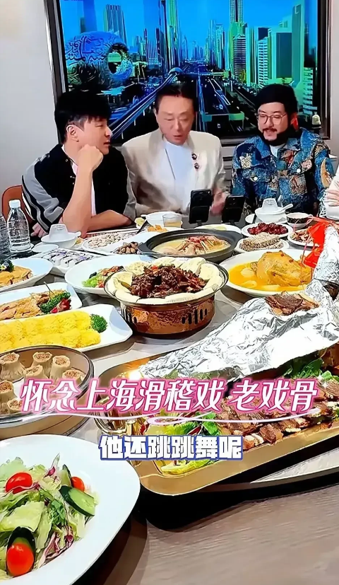 这个大胡子是谁啊，他一直围着朱桢身边饭局转，好像从来没看到过他说一句话，但每次都