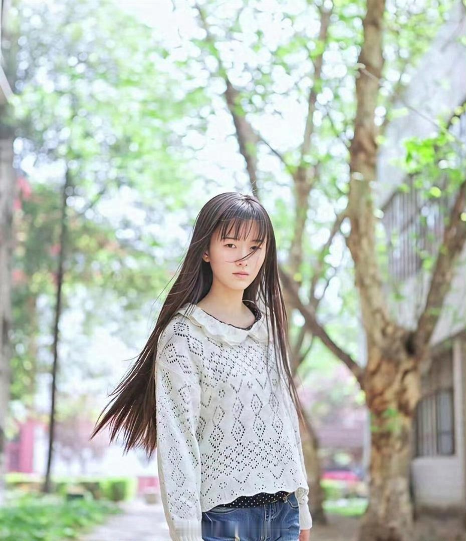 鞠婧祎早期，清纯的让人心疼，这张脸太高级了​​​