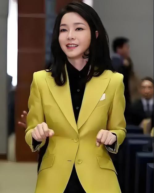 金建希现在最可怜了，跟着尹锡悦没享几天福气。却落到现在这个下场。我关注金建希好几