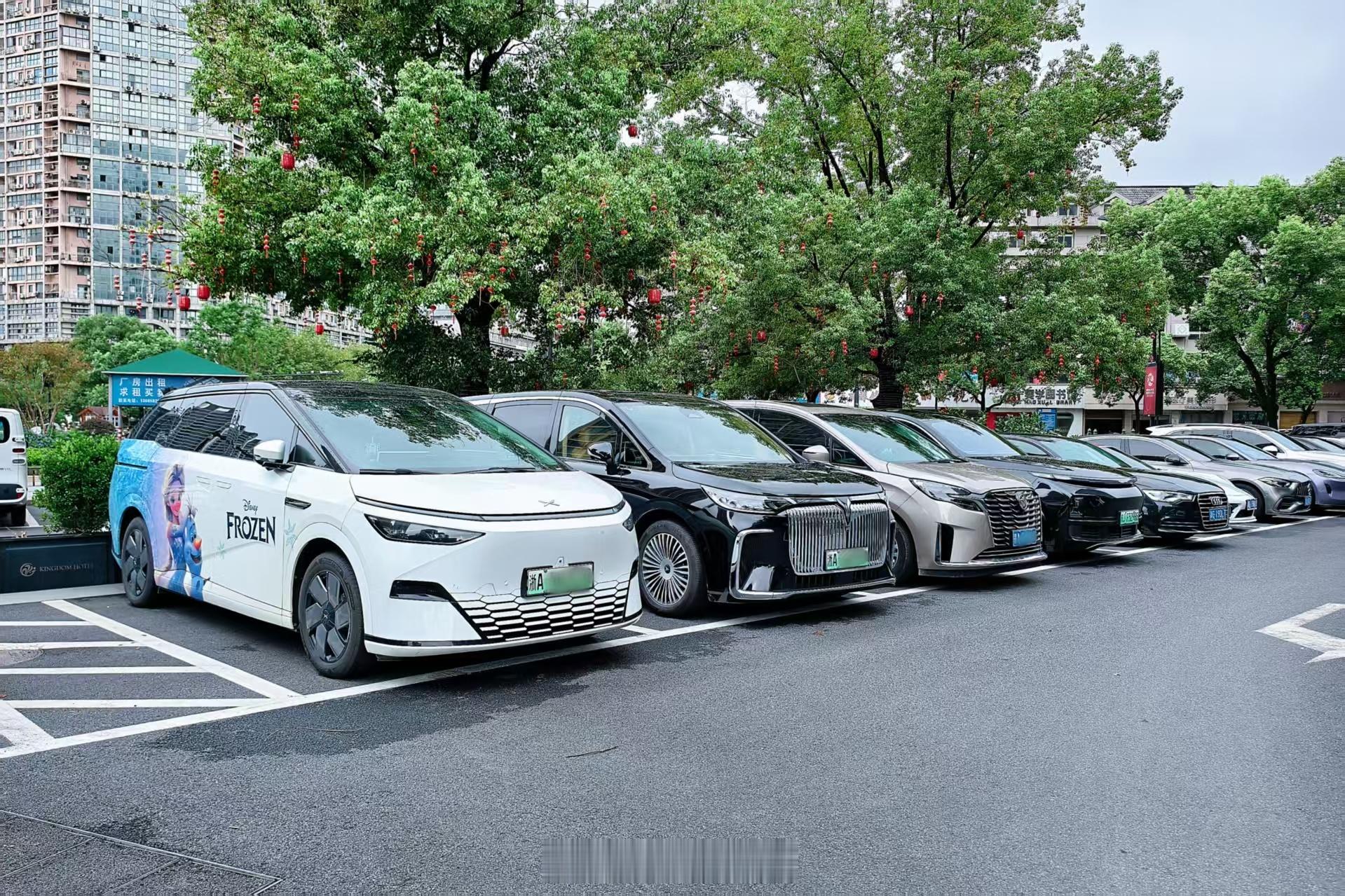 新老势力小聚MPV