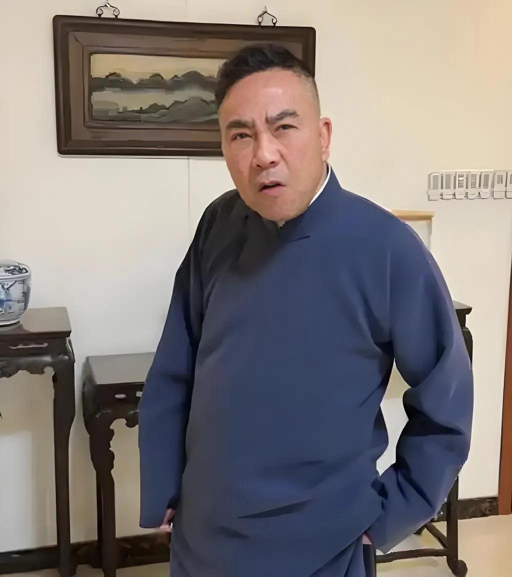 汪洋在直播间说力挺杨议，他的自立门户开启了相声界的先河，也着实的把猴耍了。汪