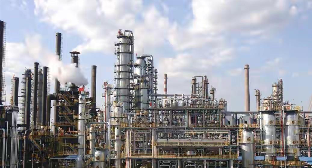 中国的这个操作，这不是要把全世界给活活气死吗？别的国家正在为原油供应的问题急