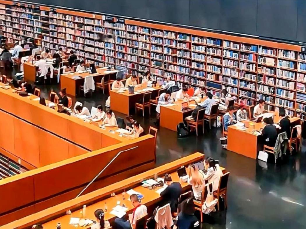 看到教育部那个新通知，我脑子都空了一下！2026年起，中小学不准再买校外的卷子