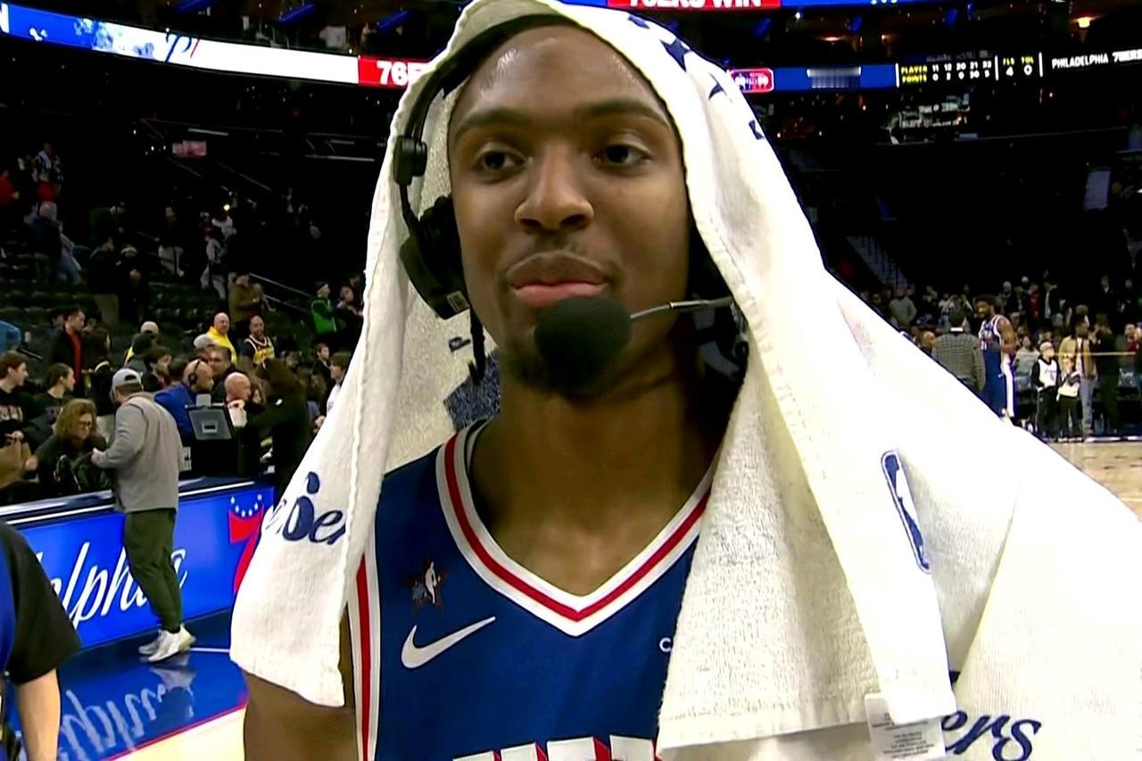 单场疯狂8抢断！看看马克西赛后采访说了啥？在费城主场击败步行者的比赛中发生极其疯