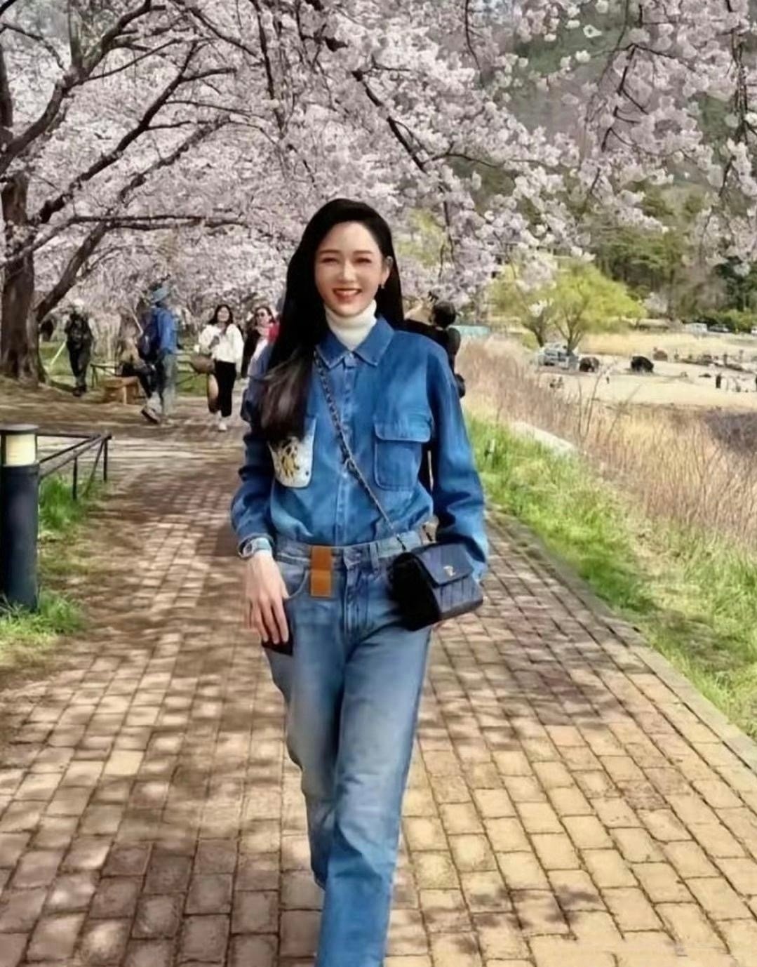 陈乔恩都快五十了，看着年轻是年轻啊，唯一遗憾的就是没生孩子​